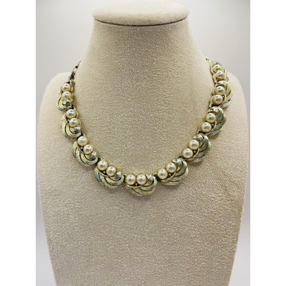 Vintage Gold Tone Faux Pearl Textured Leaf Choker Necklace Adjustable J-Hook